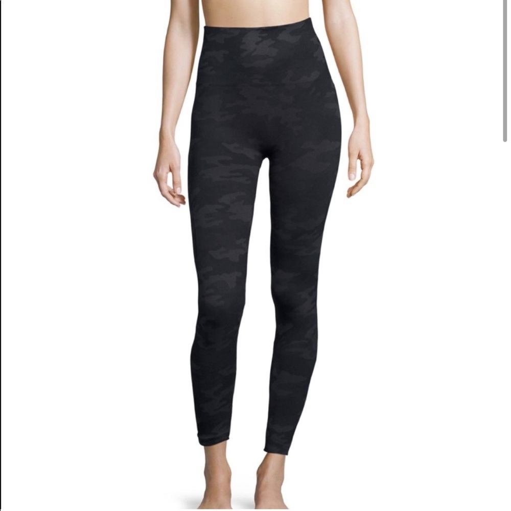 Spanx Look At Me Now Seamless leggings